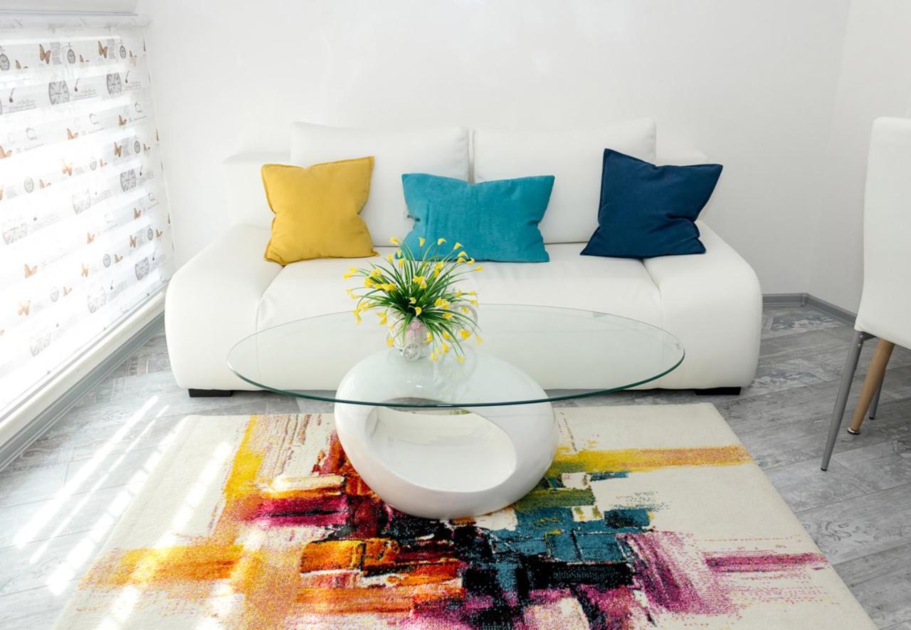 Acrylic & Pastel Apartments Варна Екстер'єр фото