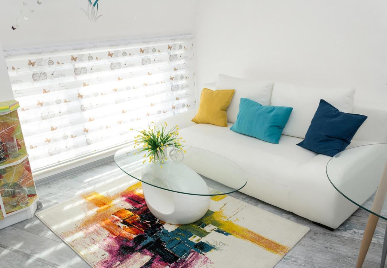 Acrylic & Pastel Apartments Варна Екстер'єр фото